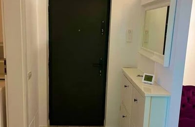 Аренда комфортной 2-комнатной квартиры с двориком, 41 м², Мамаия Норд, Констанца, Румыния